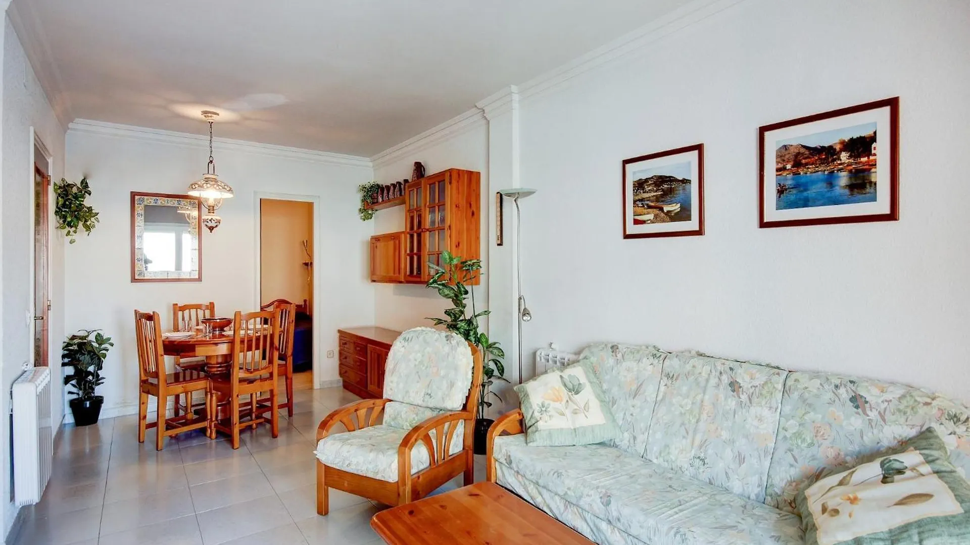 Pretty Apartment With Balcony Roses