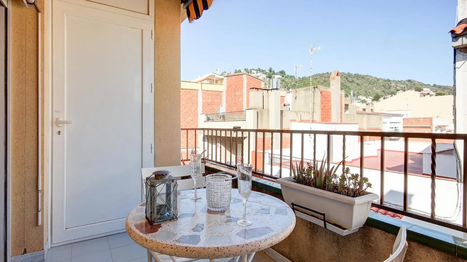Pretty Apartment With Balcony location